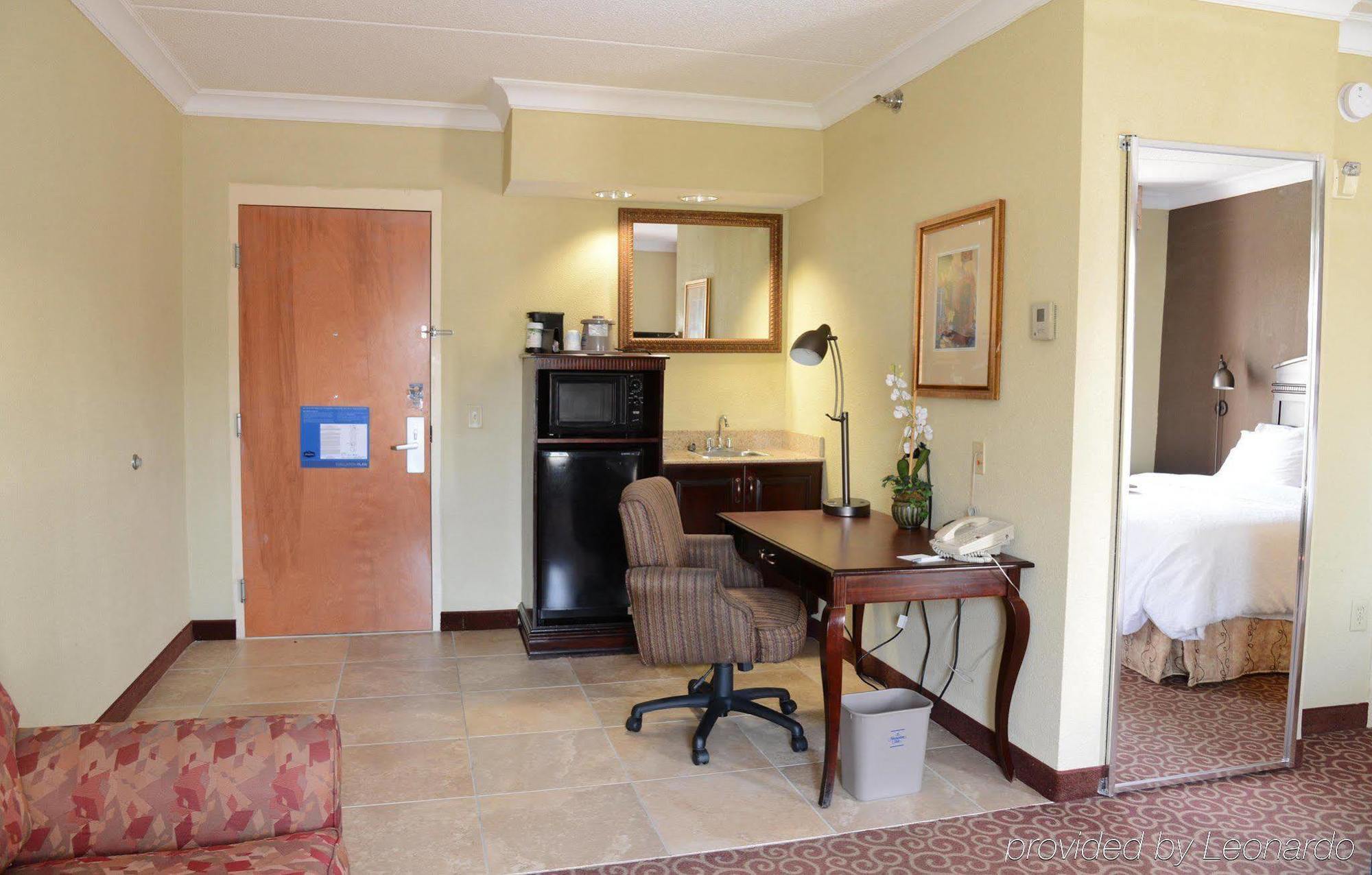 Hotel Hampton 3*